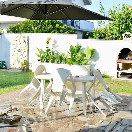 Domus Aurea - Intero Ed Indipendente Con Giardino * Fiumicino