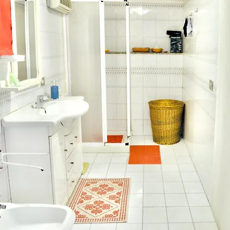 Domus Aurea - Intero Ed Indipendente Con Giardino