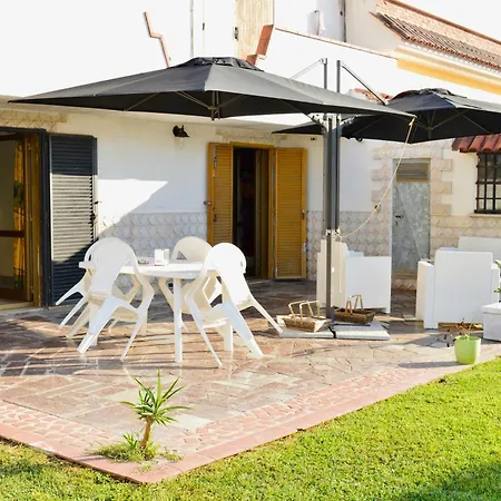 Domus Aurea - Intero Ed Indipendente Con Giardino Apartment