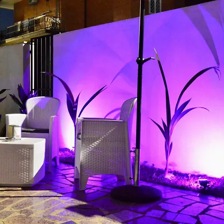 Domus Aurea - Intero Ed Indipendente Con Giardino