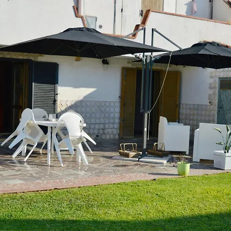 Domus Aurea - Intero Ed Indipendente Con Giardino * Fiumicino